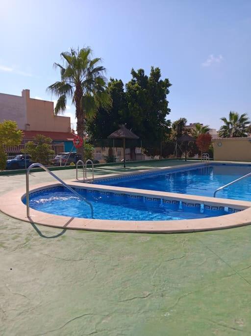 Cozy Bungalow In Urb La Marina With Shared Pool San Fulgencio Bagian luar foto