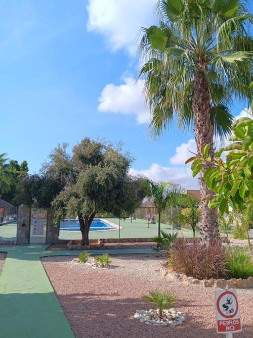 Cozy Bungalow In Urb La Marina With Shared Pool San Fulgencio Bagian luar foto