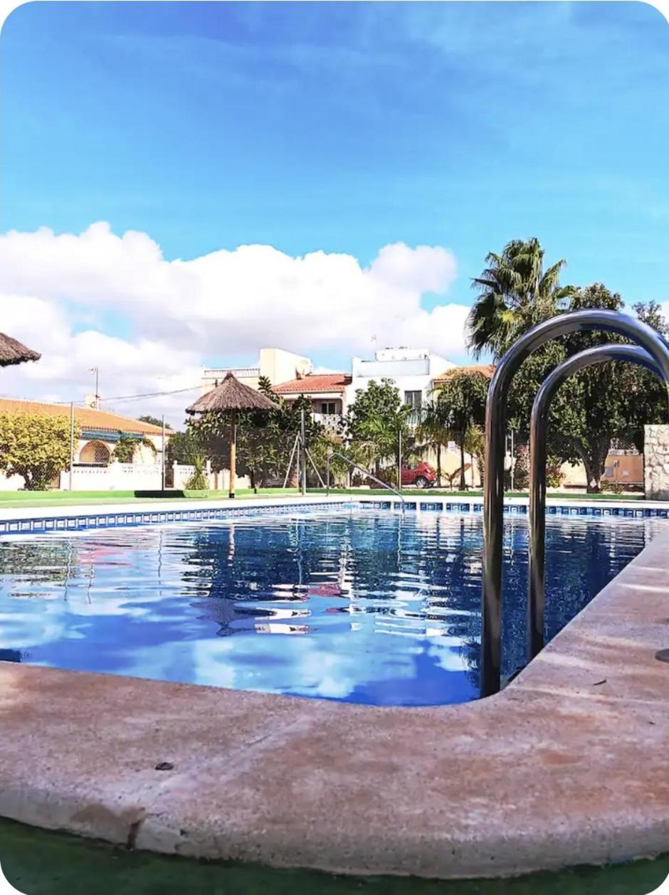 Cozy Bungalow In Urb La Marina With Shared Pool San Fulgencio Bagian luar foto